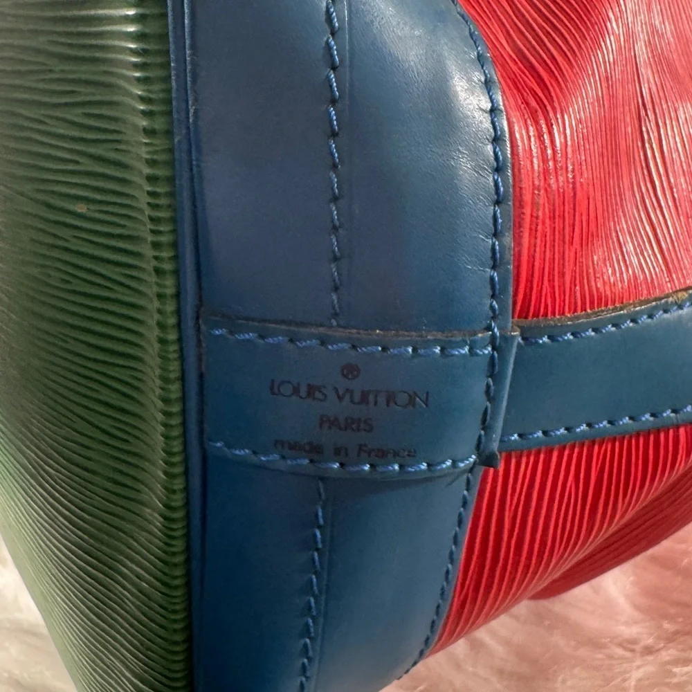 Louis Vuitton LV Shoulder Bag Noe Red Epi - Picture 12 of 15